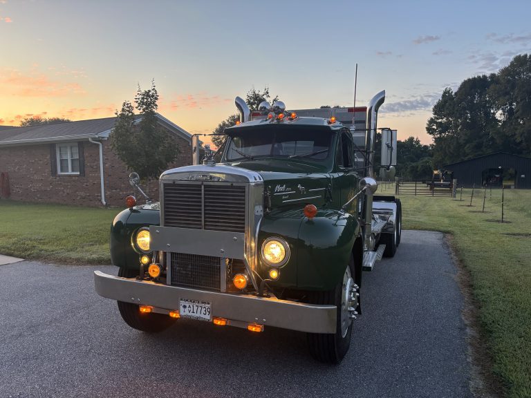 1961 Mack B73